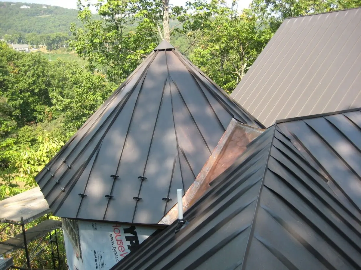 Professional Roof Tarp Installation by Craftsman Roofing in Golfside